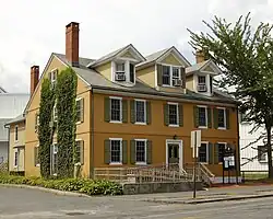 84 Elm Street, Northampton, MA. Built c. 1750. Georgian style.