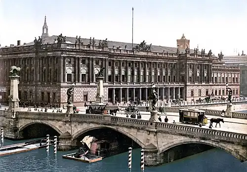 The bridge with Börse Berlin in c. 1900