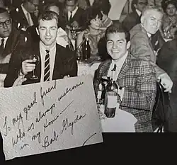 Bob Gajda Mr. América 1966 y Humberto Garcia Mr. México 1964 en Ciudad de México, en el Restaurante Gitanería≤