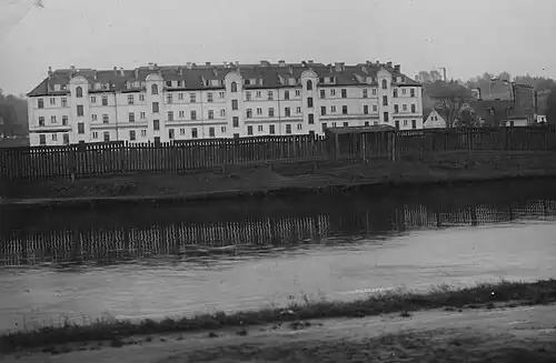 The building as seen from the left river side, c. 1930 – c. 1939