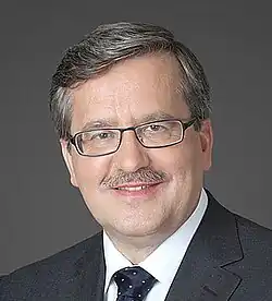 Bronisław Komorowski official photo (cropped).jpg