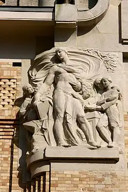 Sculpture of the façade