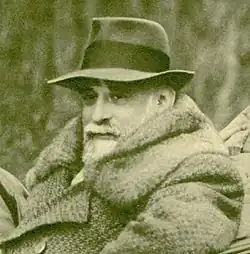 Dinu Brătianu on a hunt