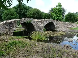 The medieval pont Reine Blanche