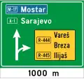 Pre-signaling of directions on the motorway