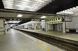 Station interior, platforms 2 and 3
