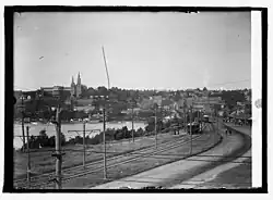 Trolley lines along the Aqueduct Bridge, c. 1909-1920. The original Rosslyn Station can be seen on the far right