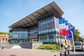 The town hall in Coudekerque-Branche