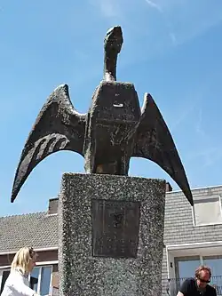 The Swan (statue), town square, Huissen