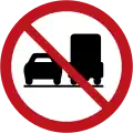 R30 No overtaking by goods vehicles