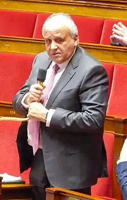 Jean-Paul Matteï standing to speak in the National Assembly