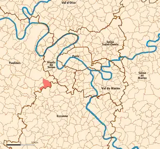 Location (in red) within Paris inner and outer suburbs