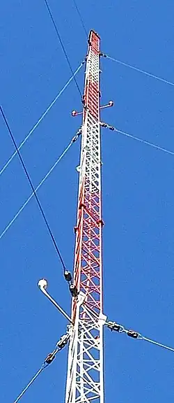 200 foot (61 m) radio mast of an AM radio station in Mount Vernon, Washington, USA, supported by three sets of 120° guy lines