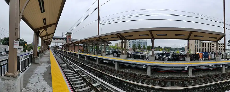 Panoramic Photo of the platforms facing west in September 2018.
