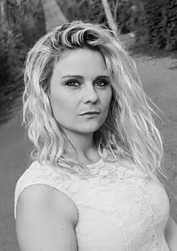 Lanaé in EP publicity photo