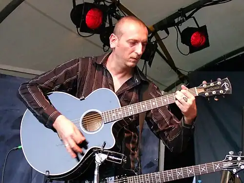 Leaves Eyes Mathias Roederer at Henkersfest Stuttgart July 2007.jpg