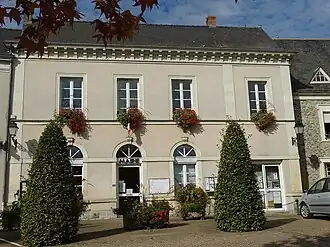 The town hall of Auvers-le-Hamon