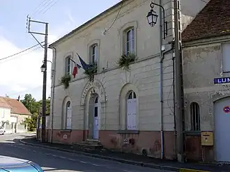 The town hall in Lumigny