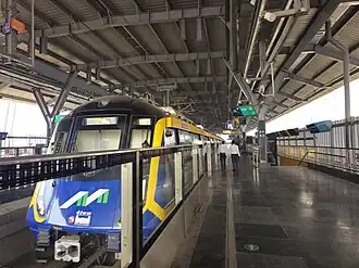 A Yellow Line train at Andheri (West) metro station