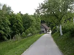 Road to the salt cascade