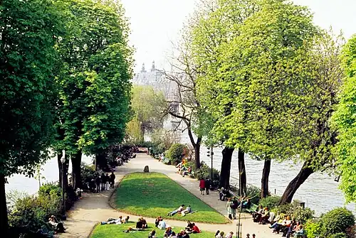 Park viewed from the Pont Neuf