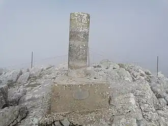Geodesic vertex at the peak of Pico del Pino, in the Sierra de los Pinos [es]
