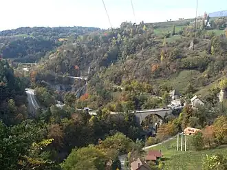 The high bridge over the Bonne [fr], on the Route Napoléon