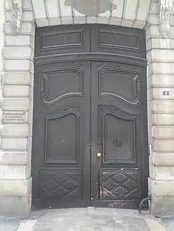 Rue Voltaire (entrance of l'Hôtel de la Première présidence [fr])