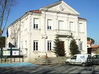 The town hall in Sémalens