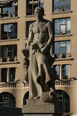 El forjador (The Blacksmith): the Plaça Catalunya stone version, Barcelona