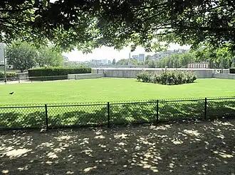 Square of l'Île de la Cité and entrance to the Memorial to the Martyrs of the Deportation
