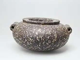 Early Dynastic porphyritic vessel with lug handles