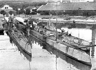 Tyulen (center) at Bizerte, French Tunisia, 1922