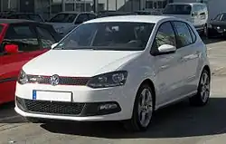 Front-three-quarter view of a five-door car with fog lamps and alloy wheels