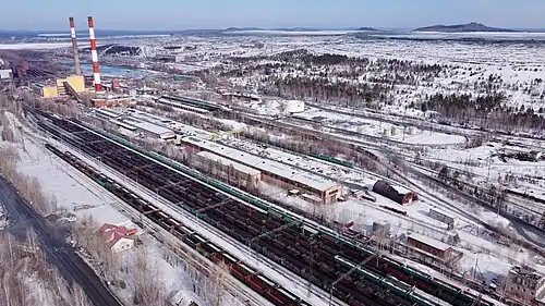 View from above (in the background is the sludge storage facility Kachkanarsky Mining and Processing Plant [ru; nl])