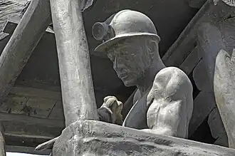 sculpture of a coal miner by Tangut Öktem, Zonguldak